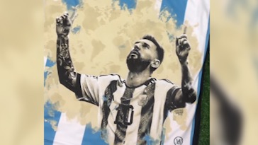 طراحی چهره جذاب از لیونل مسی روی پیراهن آرژانتین