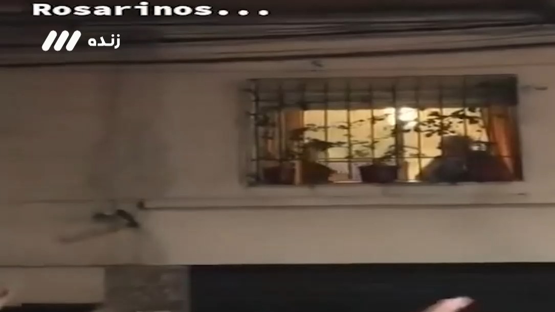 جام 2022/ تشویق مسی توسط هواداران آرژانتین در اطراف منزل مادربرزگش