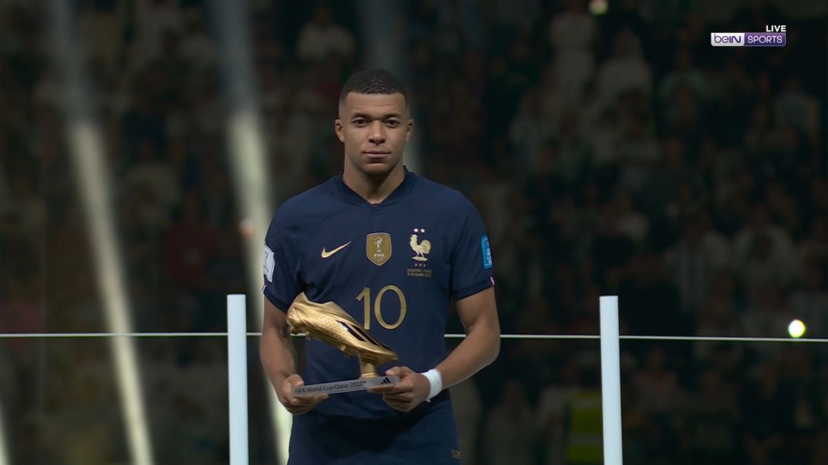 اهدای جایزه بهترین گلزن جام جهانی 2022 به امباپه