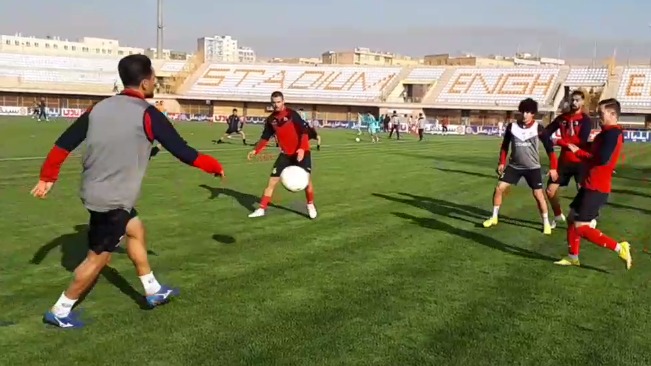 اختصاصی/ گرم کردن بازیکنان پیکان و تراکتور پیش از بازی