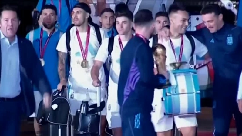 مجله فوتبال/ استقبال از بازیکنان 4 تیم نخست جام جهانی 2022 پس از بازگشت به کشور