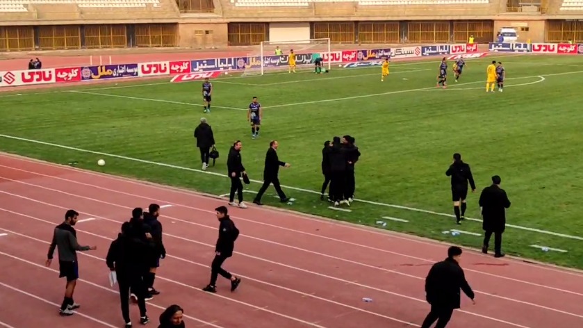 اختصاصی/ خوشحالی نیمکتنشینهای پیکان در پایان برد مقابل سپاهان