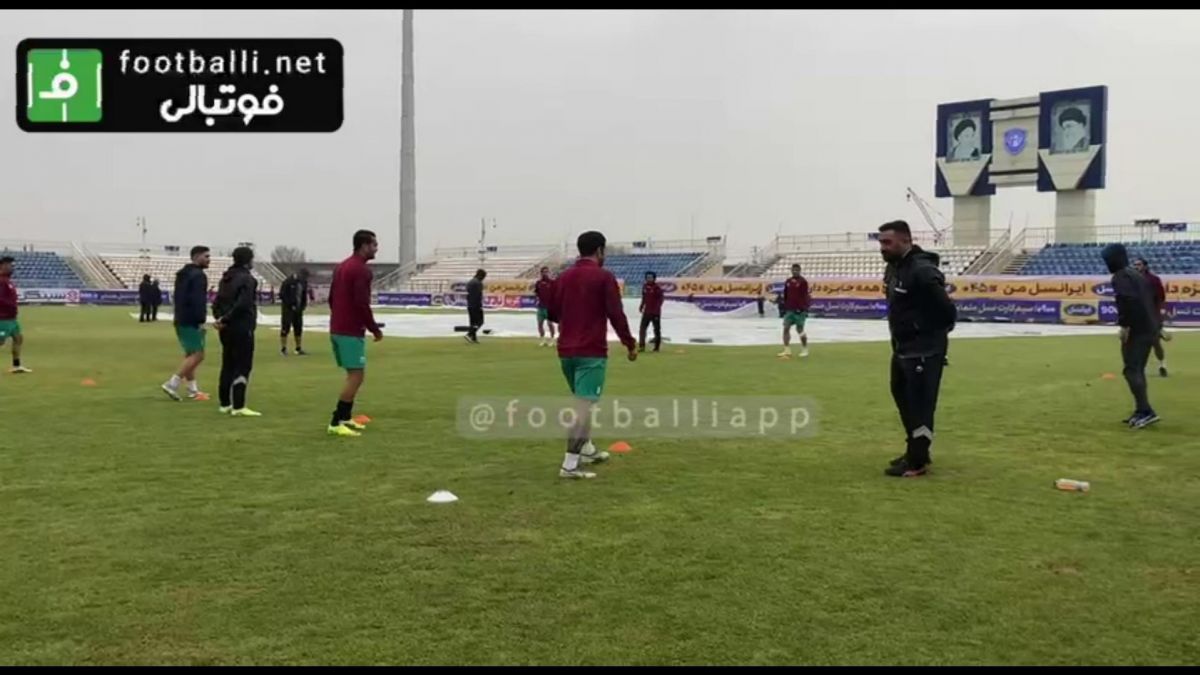 اختصاصی/ گرم کردن بازیکنان تراکتور و نساجی پیش از بازی