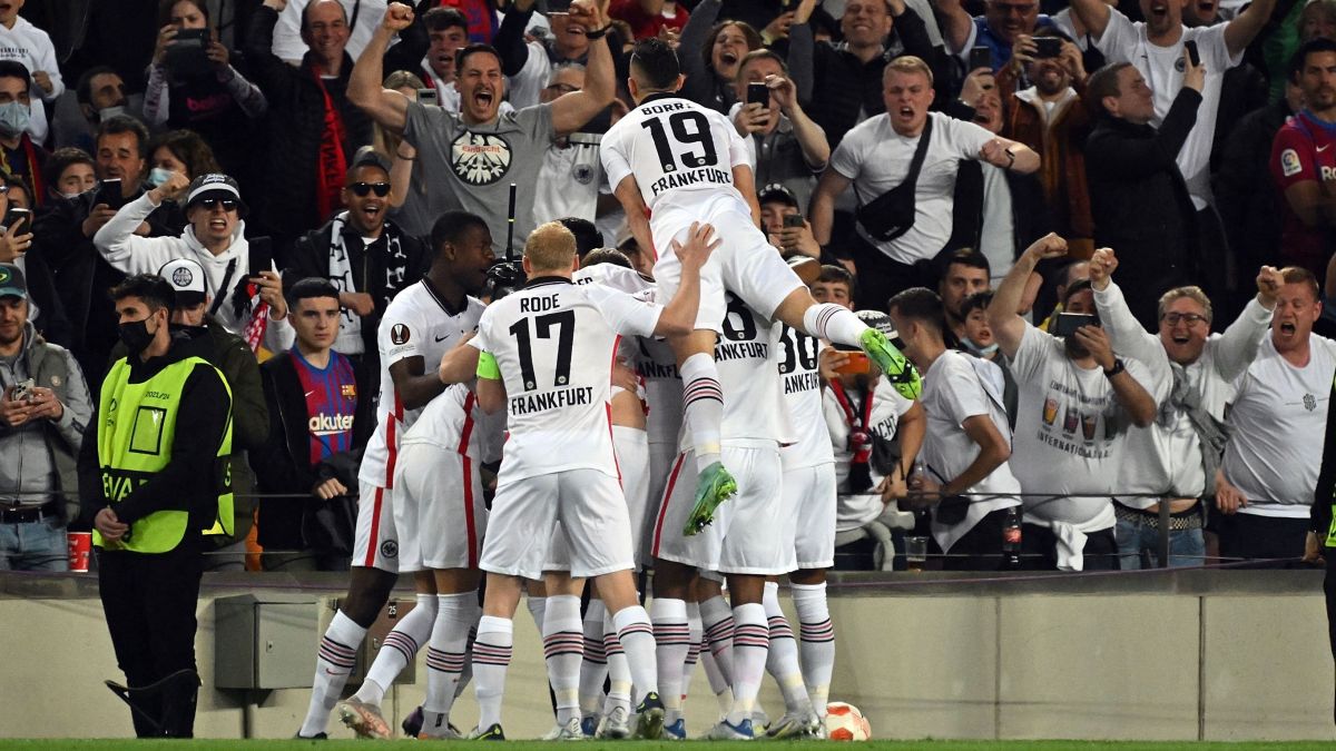 خلاصه بازی بارسلونا 2-3 فرانکفورت (مجموع 3-4)