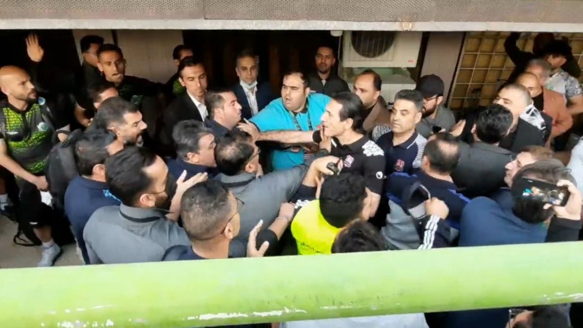 اختصاصی/ درگیری عجیب بین کادر آلومینیوم اراک و نساجی پیش از فینال جام حذفی