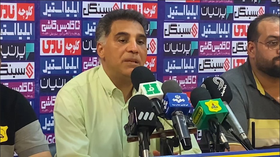 اخصاصی/ کنفرانس خبری رضا پرکاس سرمربی صنعت نفت آبادان در پایان بازی با آلومینیوم