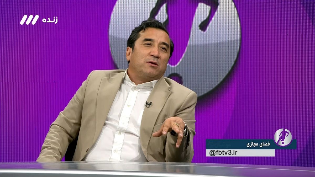 فوتبال برتر / خداداد عزیزی: فوتبال ما یک فوتبالِ غیرفوتبالی است