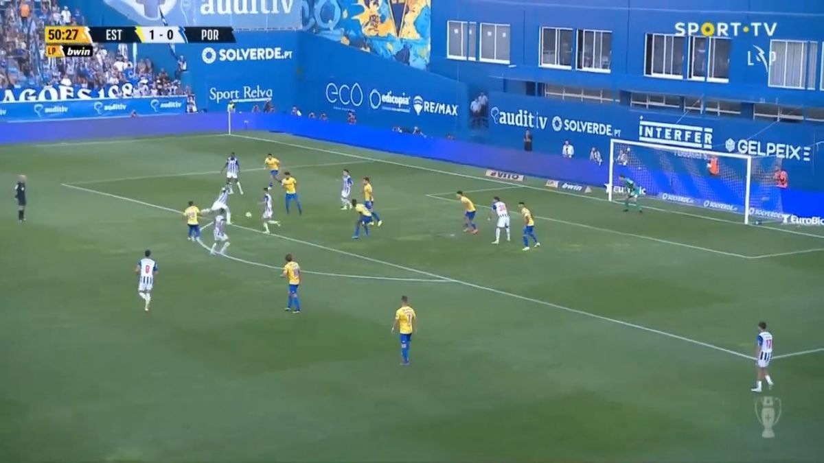 شوت زیبای طارمی که به تیر دروازه استوریل پرایا برخورد کرد