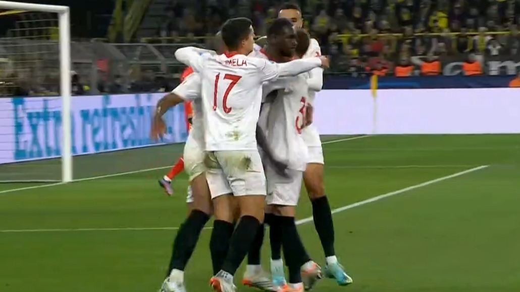 گل اول سویا به دورتموند (نیانزو)