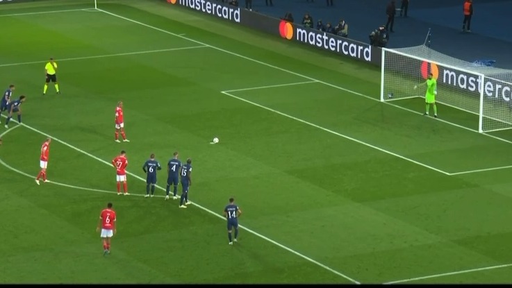 گل اول بنفیکا به پاری سن ژرمن (ماریو)