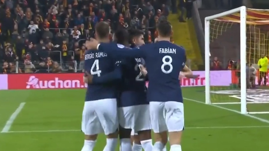 گل اول پاری سن ژرمن به لانس (اکیتیکه)