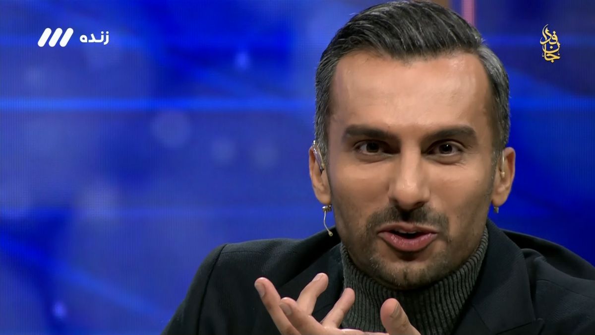 فوتبال برتر/ واکنش جالب میثاقی به شوت های عجیب تمیروف