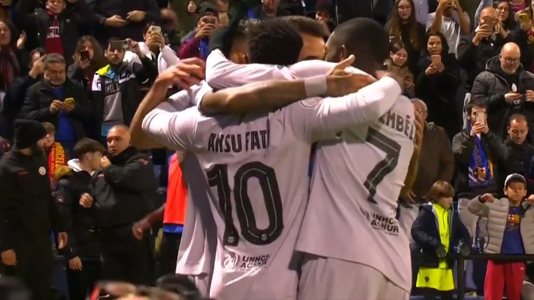 گل سوم بارسلونا به اینترسیتی (رافینیا)