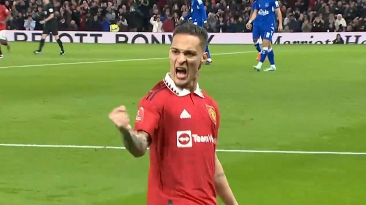 گل اول منچستریونایتد به اورتون (آنتونی)