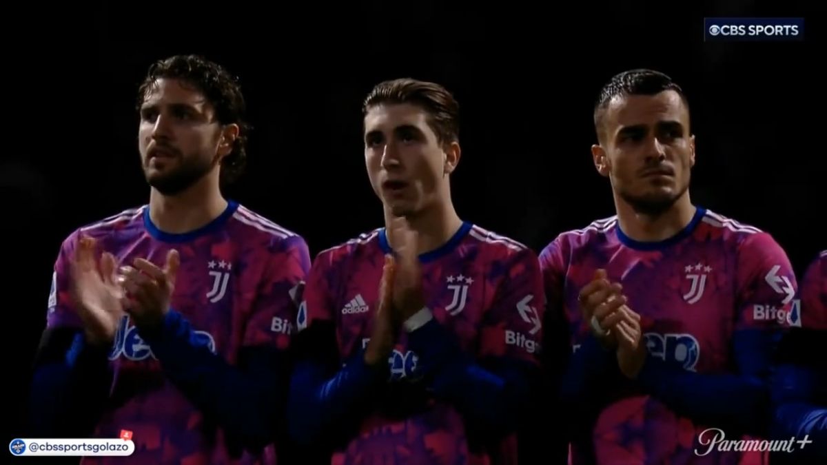 ادای احترام به ویالی در ابتدای دیدار یوونتوس و اودینزه