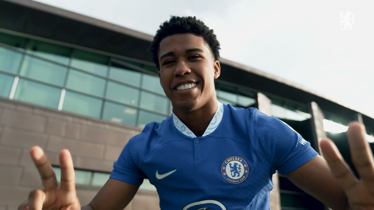 رونمایی چلسی از آندری سانتوس هافبک جدید و 18 ساله باشگاه