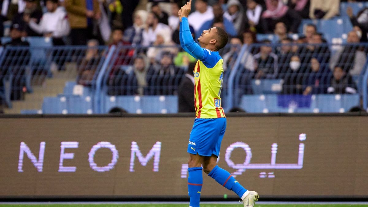 گل اول والنسیا به روال مادرید (ساموئل لینو)