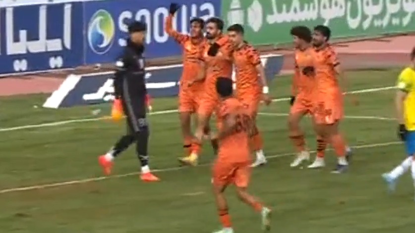 گل دوم مس کرمان به صنعت نفت آبادان (علی تهامی)