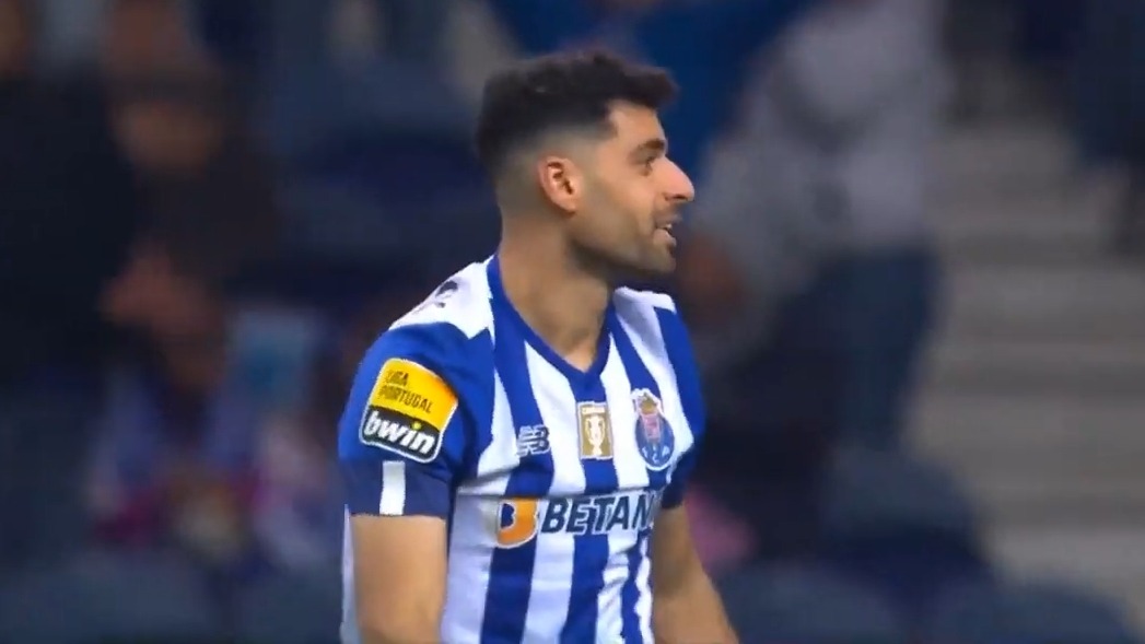 سوپرگل تماشایی مهدی طارمی مقابل فامالیسائو که به دلیل هند مردود اعلام شد