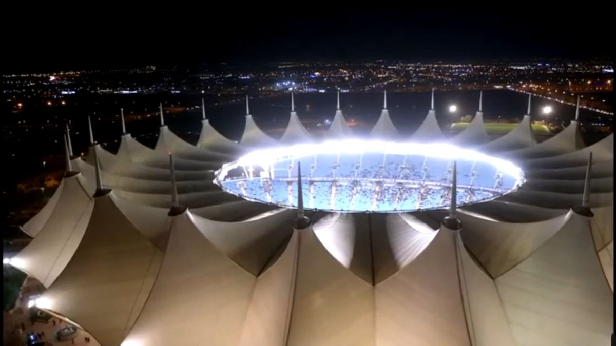 نمایی زیبا از ورزشگاه ملک فهد عربستان که تا دقایقی دیگر میزبان سوپرکاپ ایتالیا بین میلان و اینتر خواهد بود