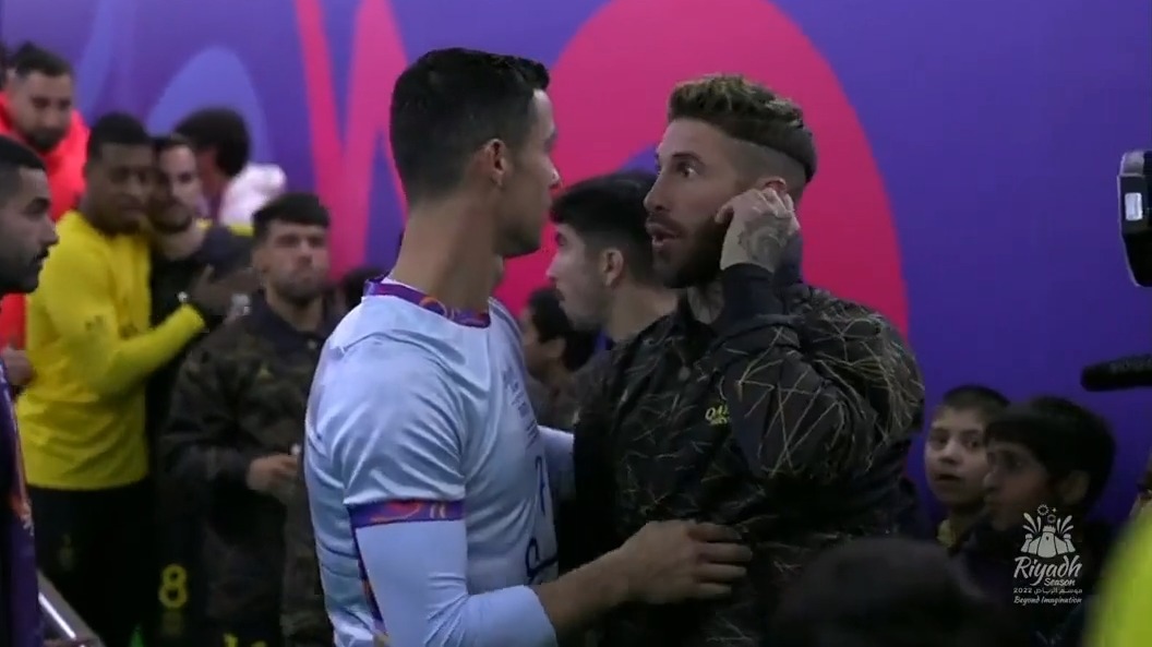 خوش و بش جالب رونالدو و راموس پیش از بازی منتخب ریاض و پی اس جی