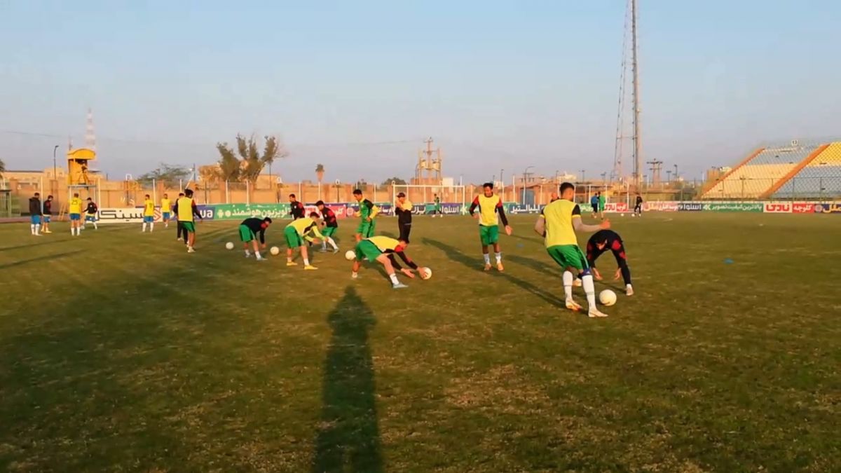 اختصاصی/ گرم کردن بازیکنان نفت آبادان و فولاد پیش از بازی