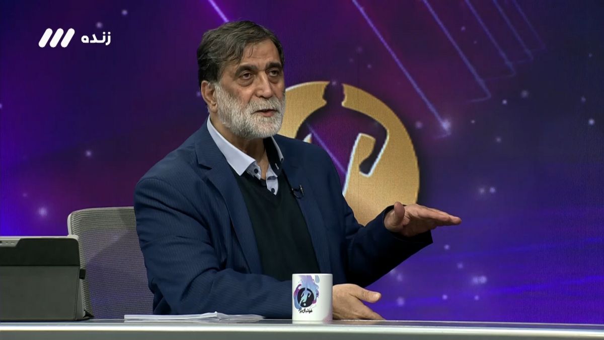 فوتبال برتر/ دفاع آجورلو از اهدای 5 خودرو به کادر مدیریتی باشگاه استقلال