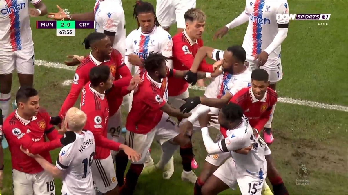 درگیری شدید بازیکنان منچستریونایتد و کریستال پالاس و اخراج کاسمیرو