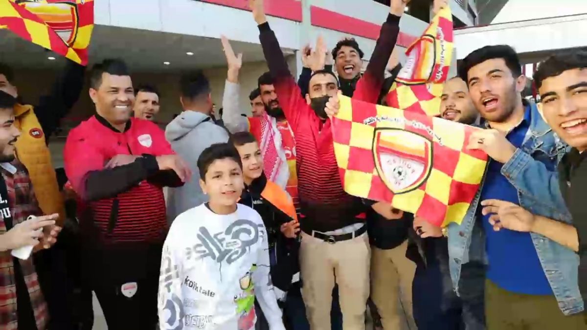 اختصاصی/ صحبت ها و حس و حال هواداران فولاد خوزستان پیش از بازی فولاد و سپاهان