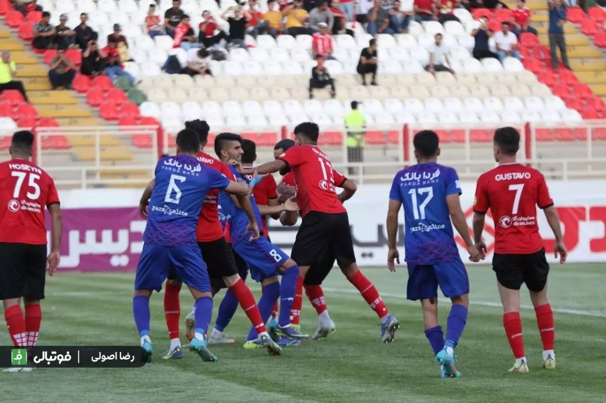 هوادار و تراکتور بهدنبال برهم زدن چینش عدد یک!