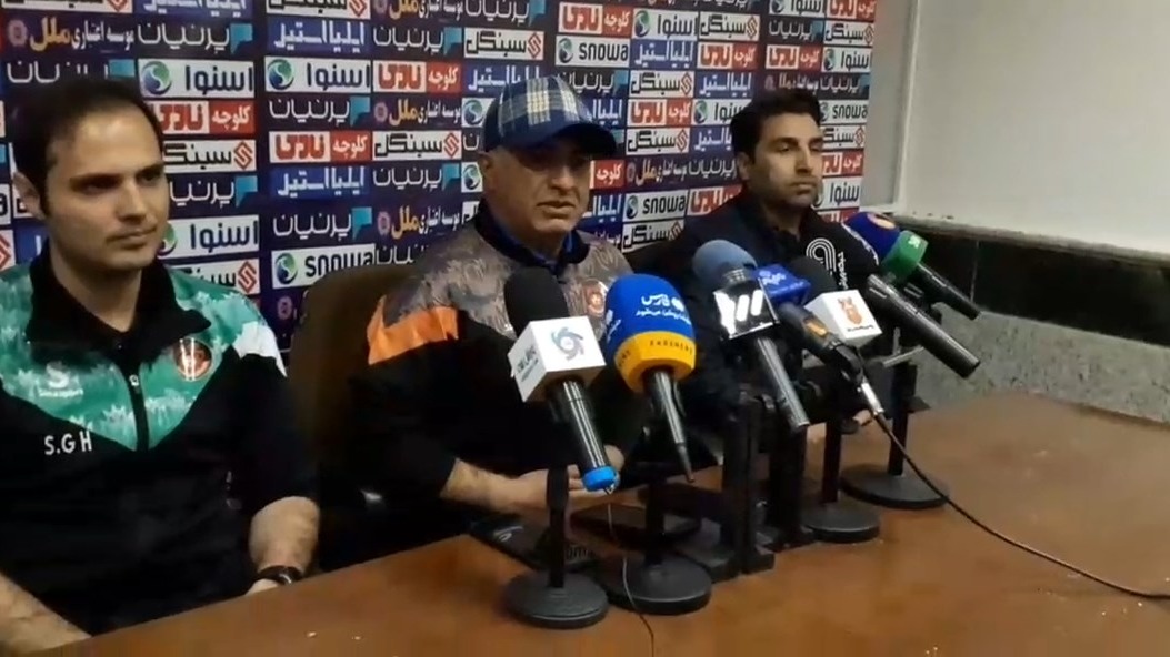 اختصاصی/ کنفرانس خبری منهاجی مربی مس کرمان پس از برتری مقابل نساجی