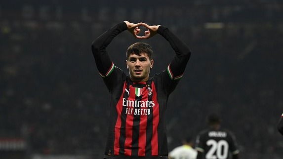 خلاصه بازی میلان 1-0 تاتنهام