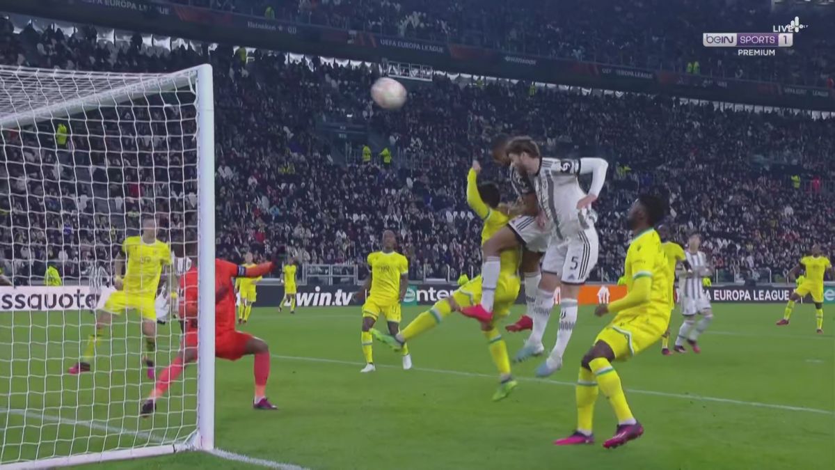 تصمیم جنجالی داور در دقیقه 95 و عدم اعلام پنالتی برای یوونتوس مقابل نانت