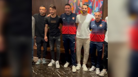 عکس یادگاری جواد نکونام با پژمان منتظری، شجاع خلیل‌زاده، امید ابراهیمی و مهرداد محمدی در قطر