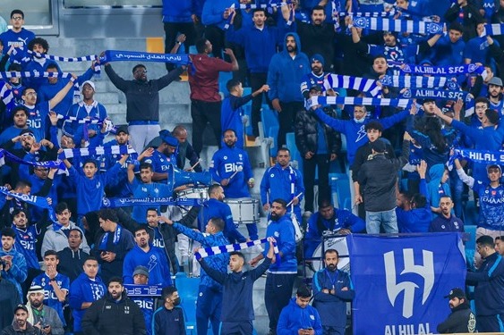 هجوم هواداران الهلال به قطر برای مصاف با فولاد