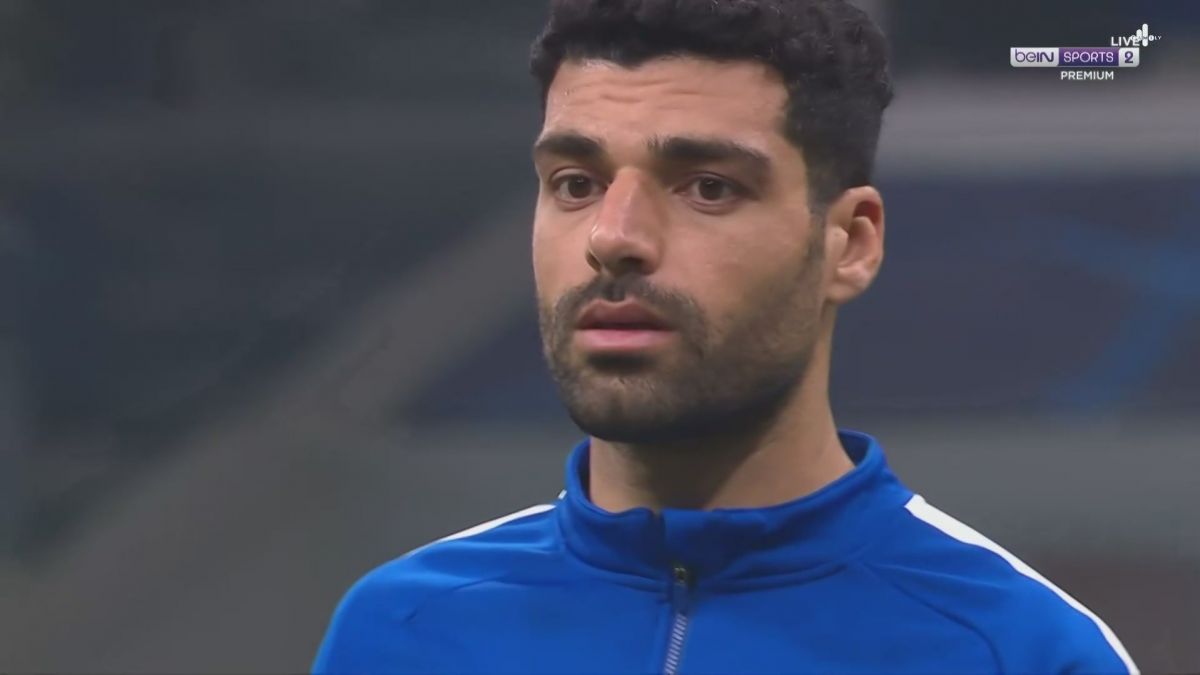 گرم کردن مهدی طارمی قبل از شروع دیدار مقابل اینتر