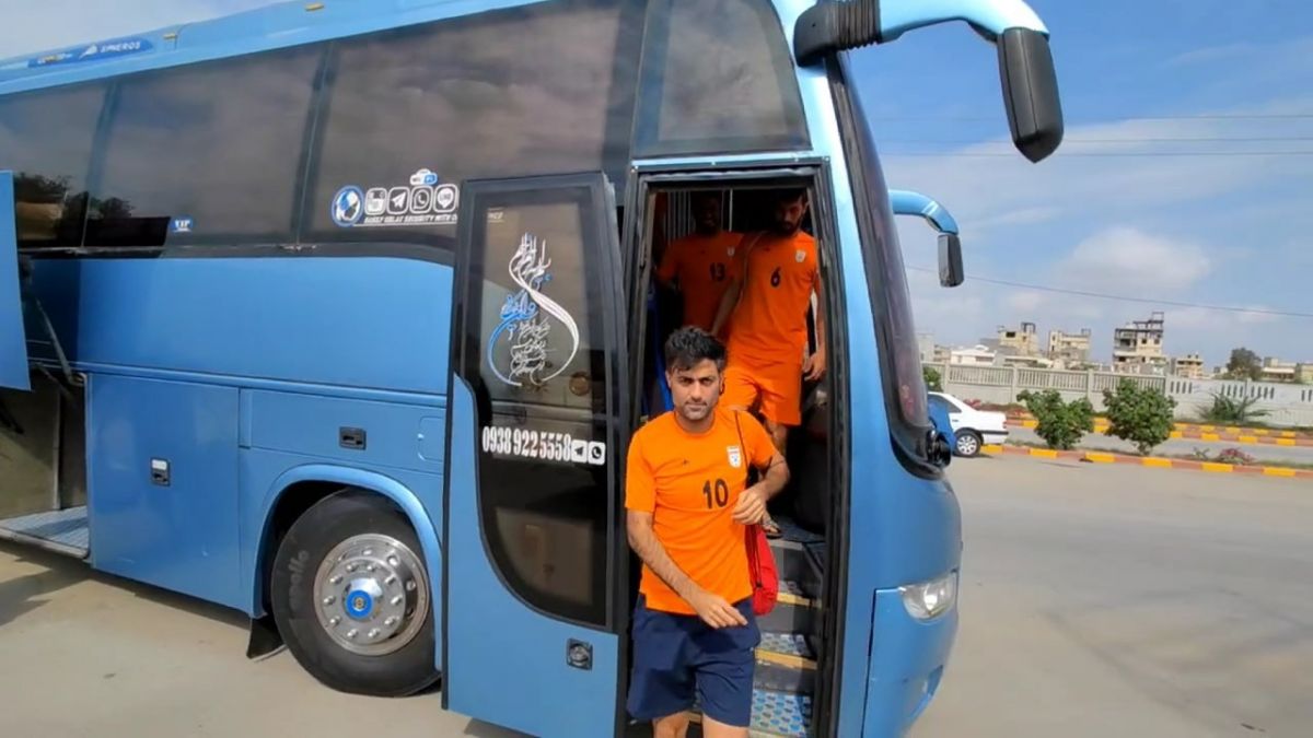 اختصاصی/ ورود تیم ملی فوتبال ساحلی به محل برگزاری بازی دوستانه با تیم ملی بلاروس