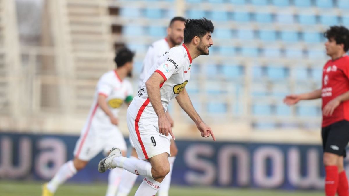 گل دوم پرسپولیس به تراکتور (مهدی ترابی)