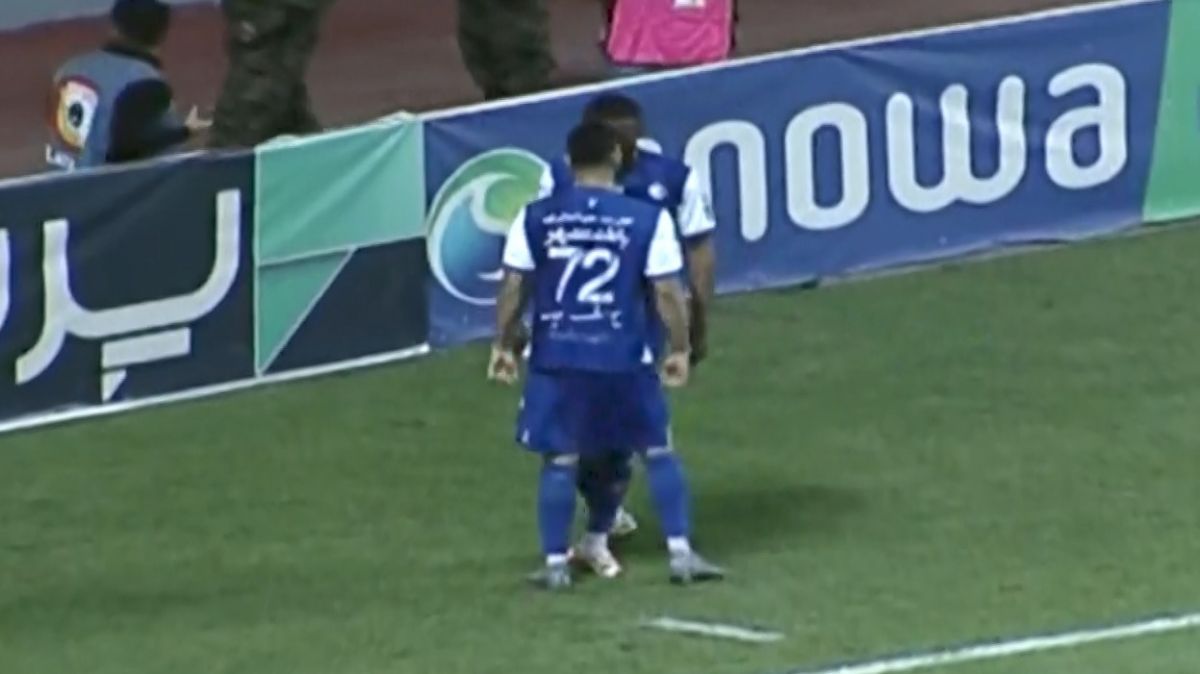 گل اول استقلال به فولاد خوزستان (یامگا)