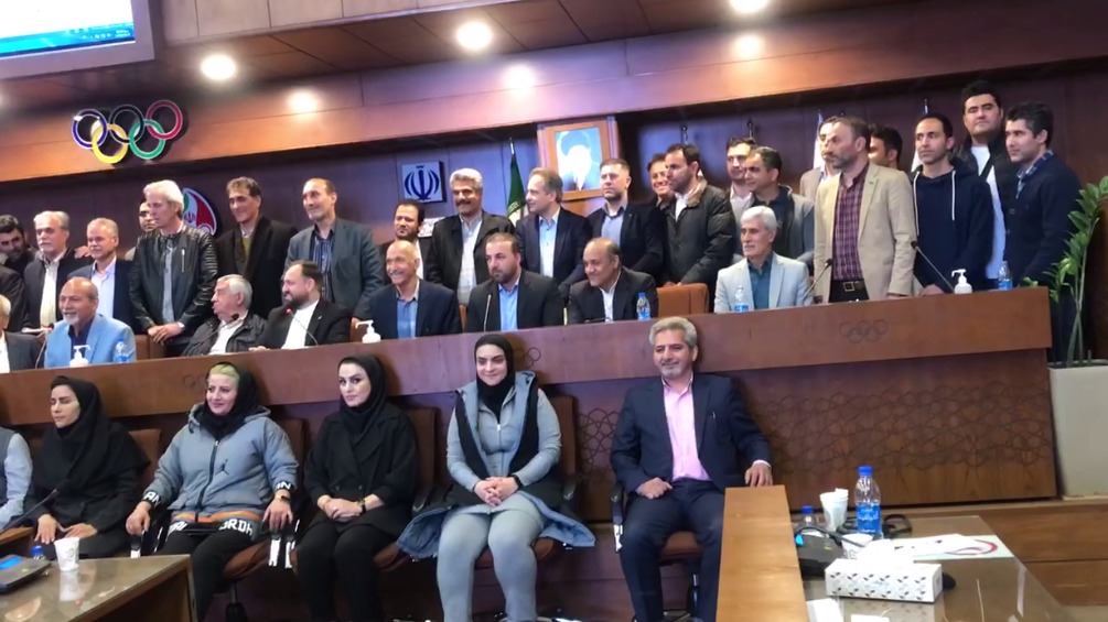 اختصاصی/ عکس یادگاری مربیان در مراسم انتخابات کانون جدید مربیان فوتبال