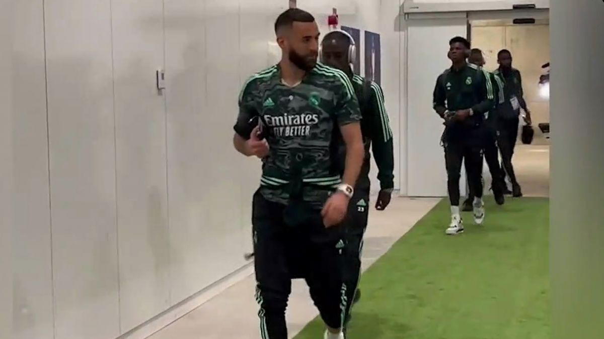 ورود تیم های رئال مادرید و لیورپول به ورزشگاه سانتیاگو برنابئو