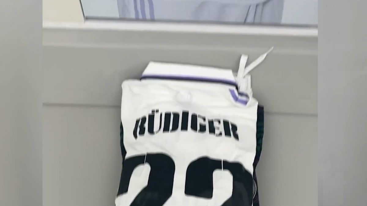 نمایی از رختکن رئال مادرید پیش از تقابل با لیورپول