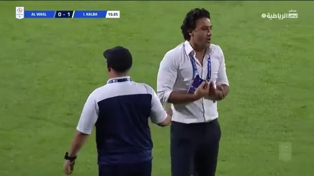 اخراج فرهاد مجیدی در جریان بازی الاتحاد کلبا و الوصل