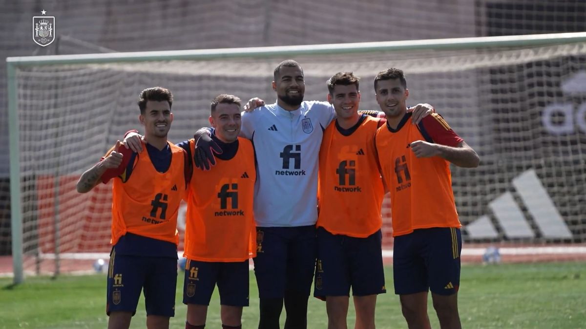 تمرین گلزنی و بازی درون تیمی بازیکنان تیم ملی اسپانیا