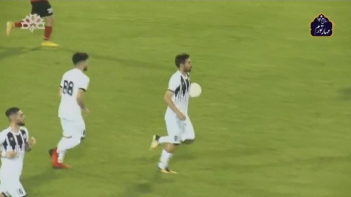 گل اول نفت مسجدسلیمان به تراکتور (پیمان رنجبری - پنالتی)