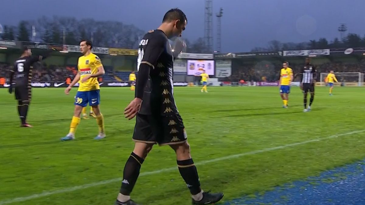 عملکرد امیرحسین حسین زاده در بازی وسترلو 2-3 رویال شارلوا