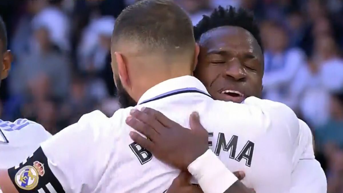 گل دوم رئال مادرید به وایادولید (بنزما)