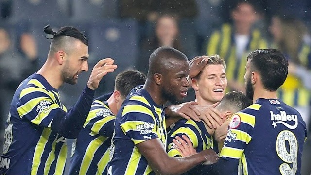 خلاصه بازی فنرباغچه 4-1 کایسری اسپور (حضور حسینی)