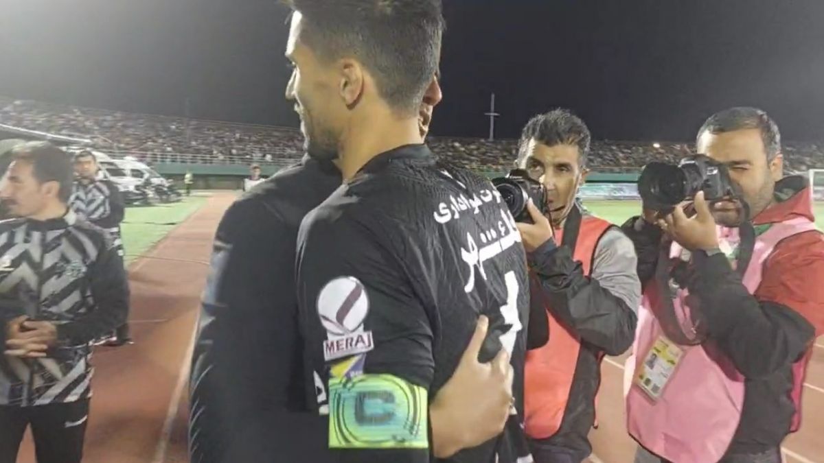 اختصاصی/ خوش و بش بازیکنان و نیمکت نشینان آلومینیوم اراک و استقلال