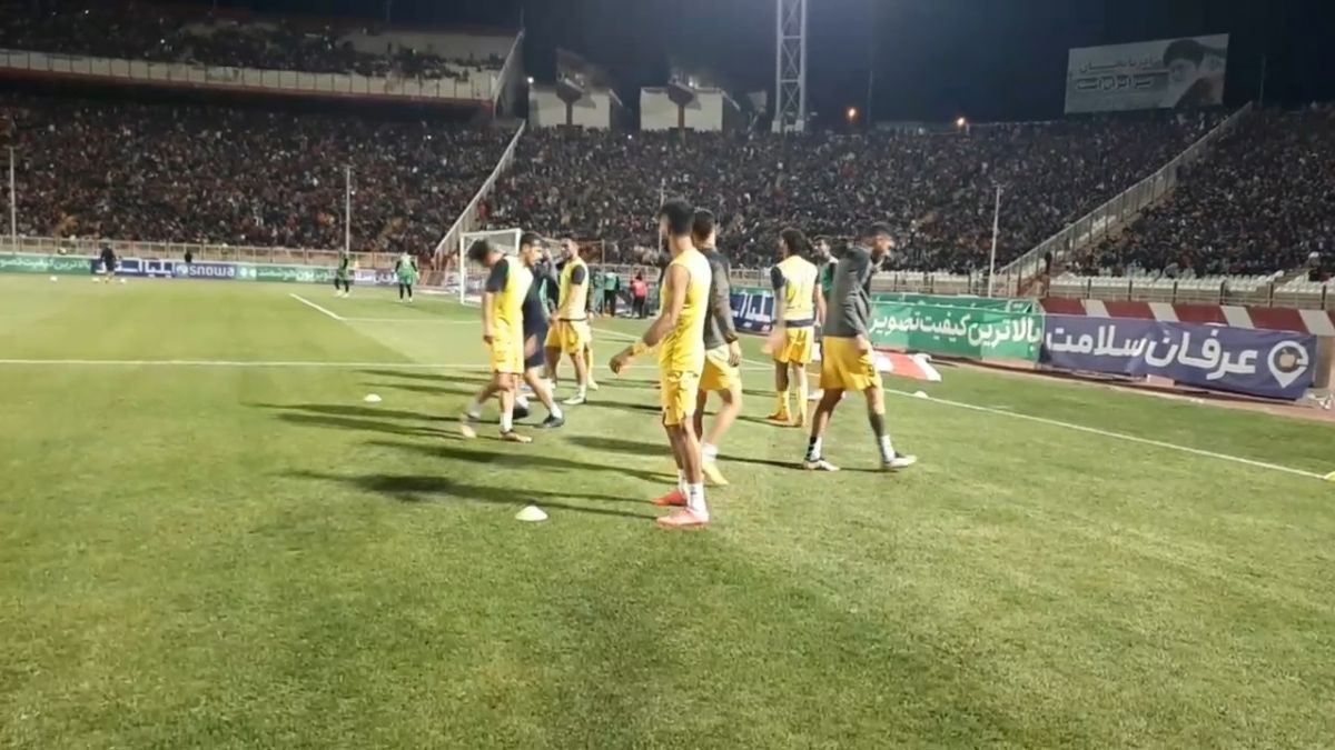 اختصاصی/ گرم کردن بازیکنان تراکتور و سپاهان